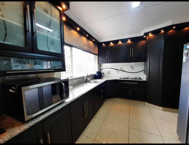 3 BEDROOM HOUSE FOR SALE IN UMHLATHUZANA